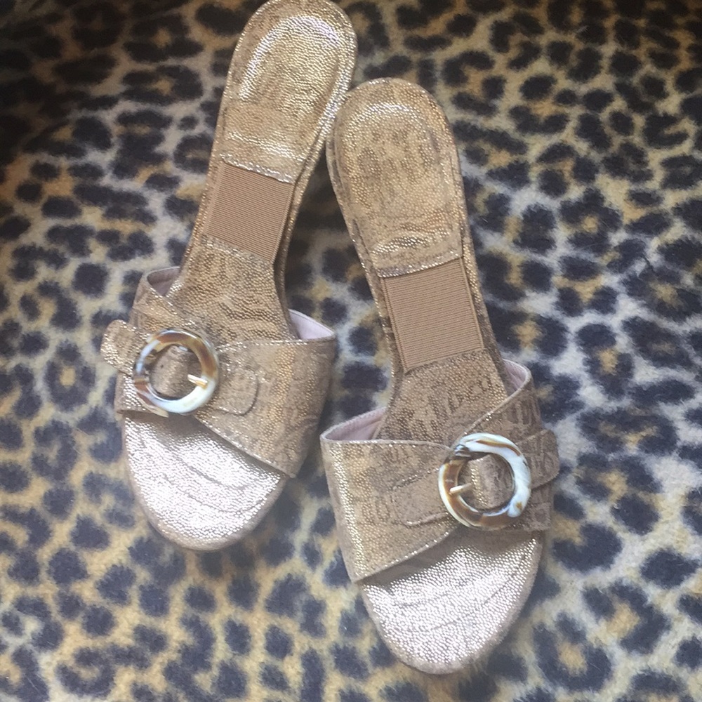 Stuart Weitzman kitten heels